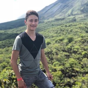 Meet your Posher, Andres